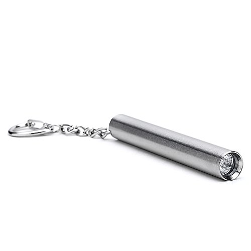 高品質LED: 10000時間以上の長寿命を持つCree XP-G2搭載。明るさ最大200lm、照射距離最大59m。 アンチスクラッチや耐震性ミニキーライト:1.5m耐衝撃構造、ステンレス。ボディの各