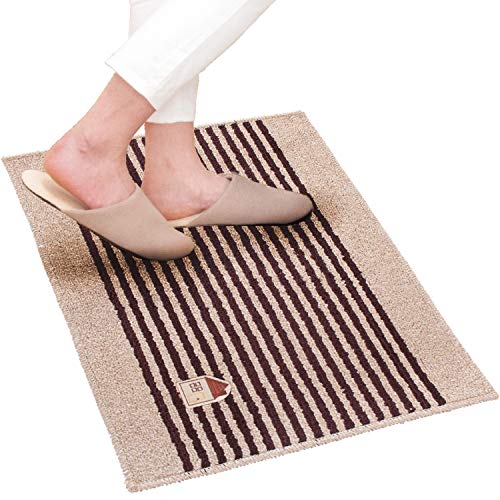ブラウン サイズ:約45cm*60cm(マットの高さ 約10mm) 素材:ポリエステル50%・綿32%・レーヨン14%・その他4% 裏面すべり止め加工 原産国:中国 2色をミックスした糸をベースに使い