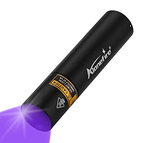 光源として高品質の365nm UVLEDを使用し、出力は3ワットであるため、一部の業務用の業務用紫外線懐中電灯になります。 環境からの外光を遮断できる硬質強化黒フィルター光学レンズを搭載し、可視光が非