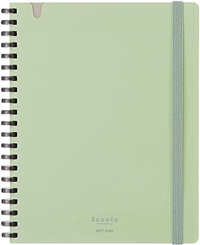 [ソフトリング] 書いている時にリングに手が当たっても気にならず、ページの端にも書きやすくなっています。 [D型リング] ページを裏返してノートの端に合わせることができます。 平らに開くので書きやすく