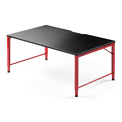 横幅100cm、奥行60cmのシンプルな ロータイプ の ゲーミングデスク です。 シンプルな構造ながら、カーボン調の天板とレッドフレームがアクセントになったゲーミングデザインのデスクです。 天板はカ